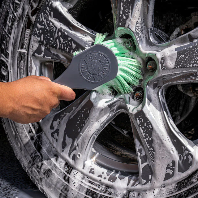 The Sticky Stiffy Tire Cleaner & Ceramic Shine Kit - Image 5